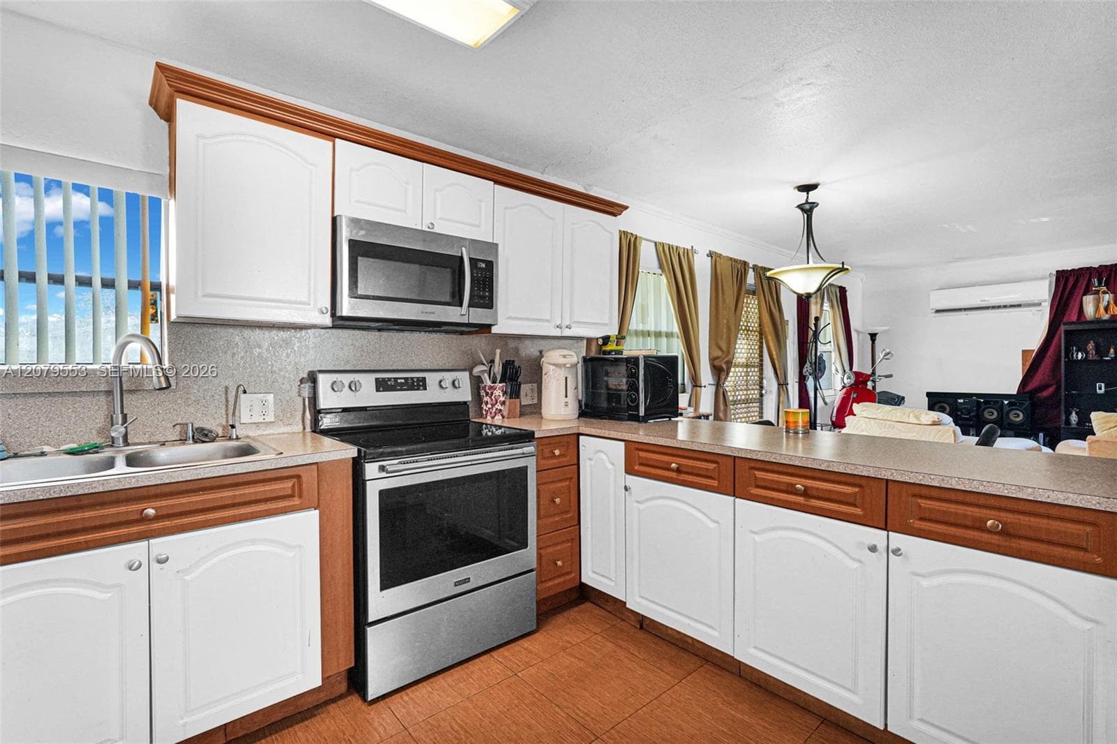 2760 NW 23rd St, Fort Lauderdale, FL 33311 photo 13