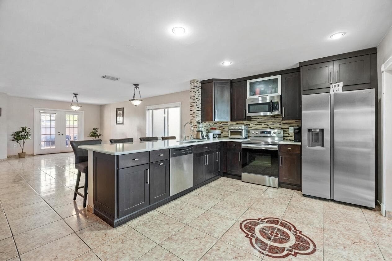 940 SW 96TH Avenue, Pembroke Pines, FL 33025 photo 9