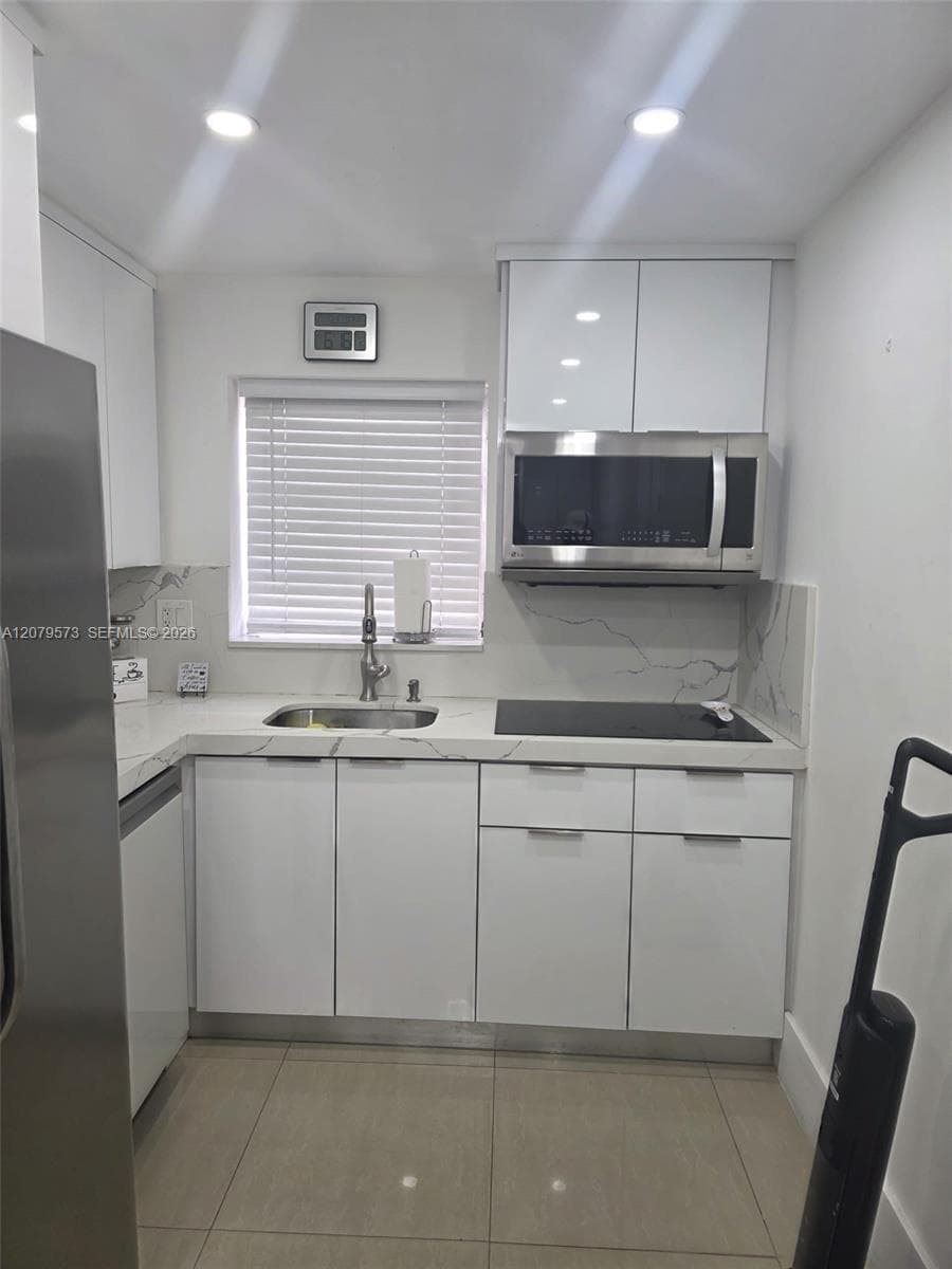 715 NW 30th Ct # 1, Wilton Manors, FL 33311 photo 6
