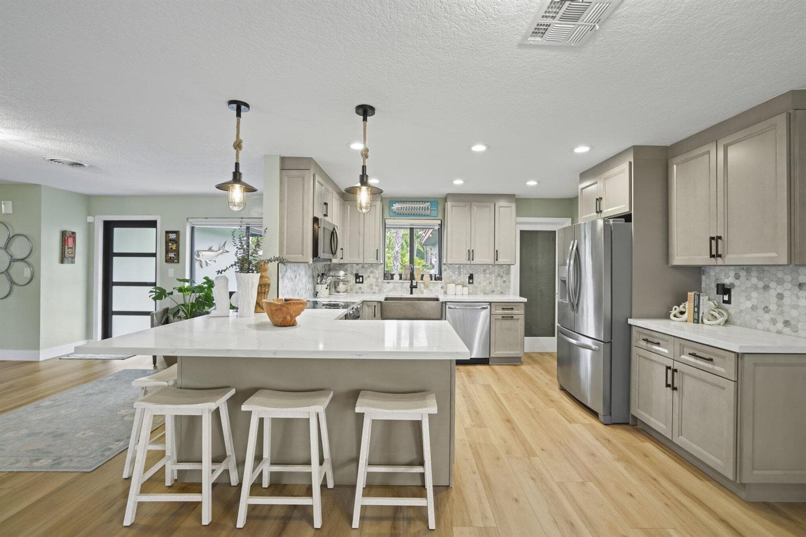 2332 NE 17th Terrace, Wilton Manors, FL 33305 photo 10