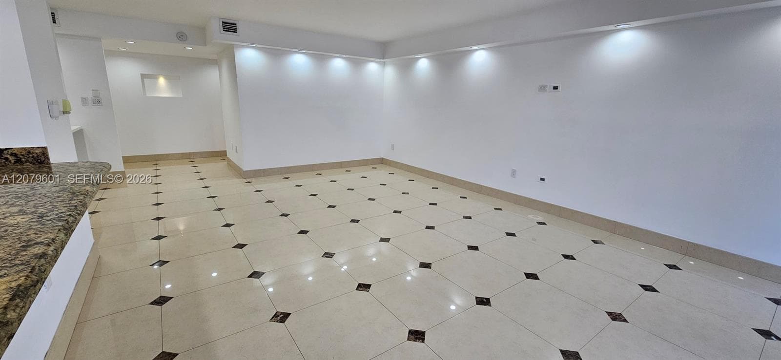 18051 Biscayne Blvd # 1501, Aventura, FL 33160 photo 10