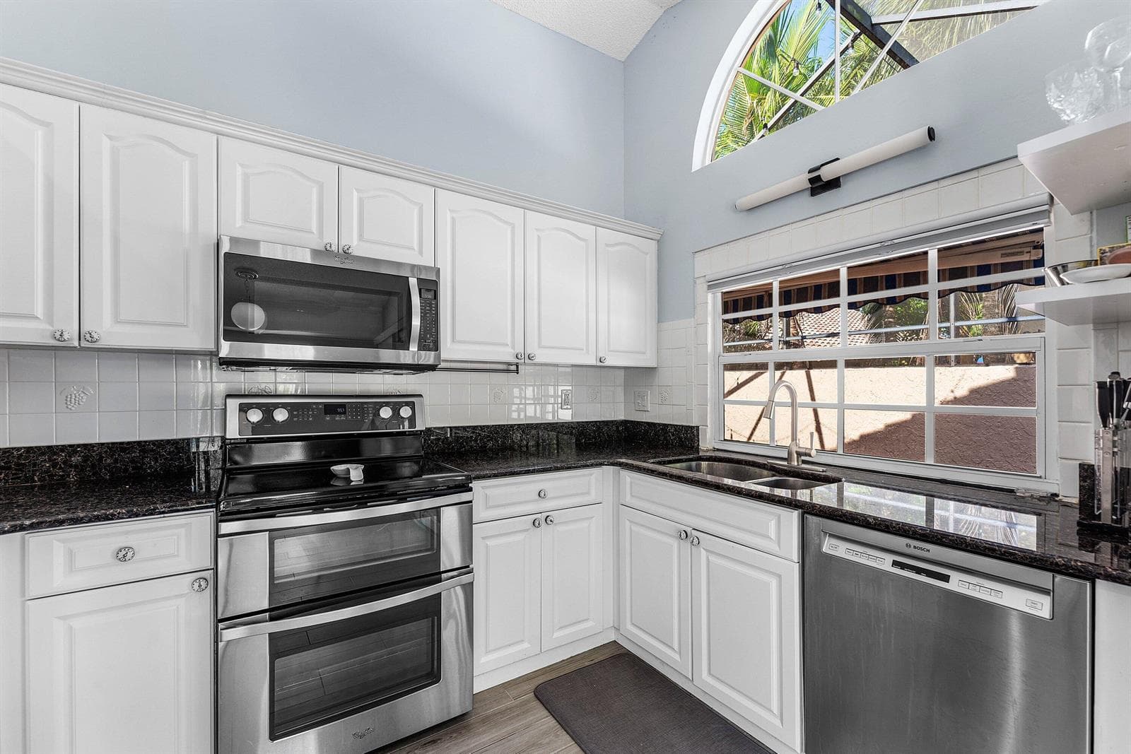 559 NW 38TH Terrace, Deerfield Beach, FL 33442 photo 11