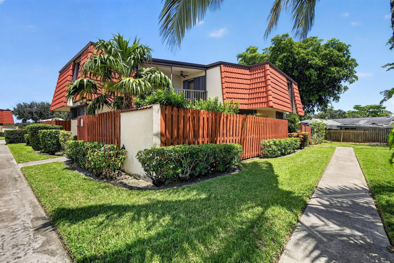 3659 VICTORIA Drive, West Palm Beach, FL 33406 photo 2
