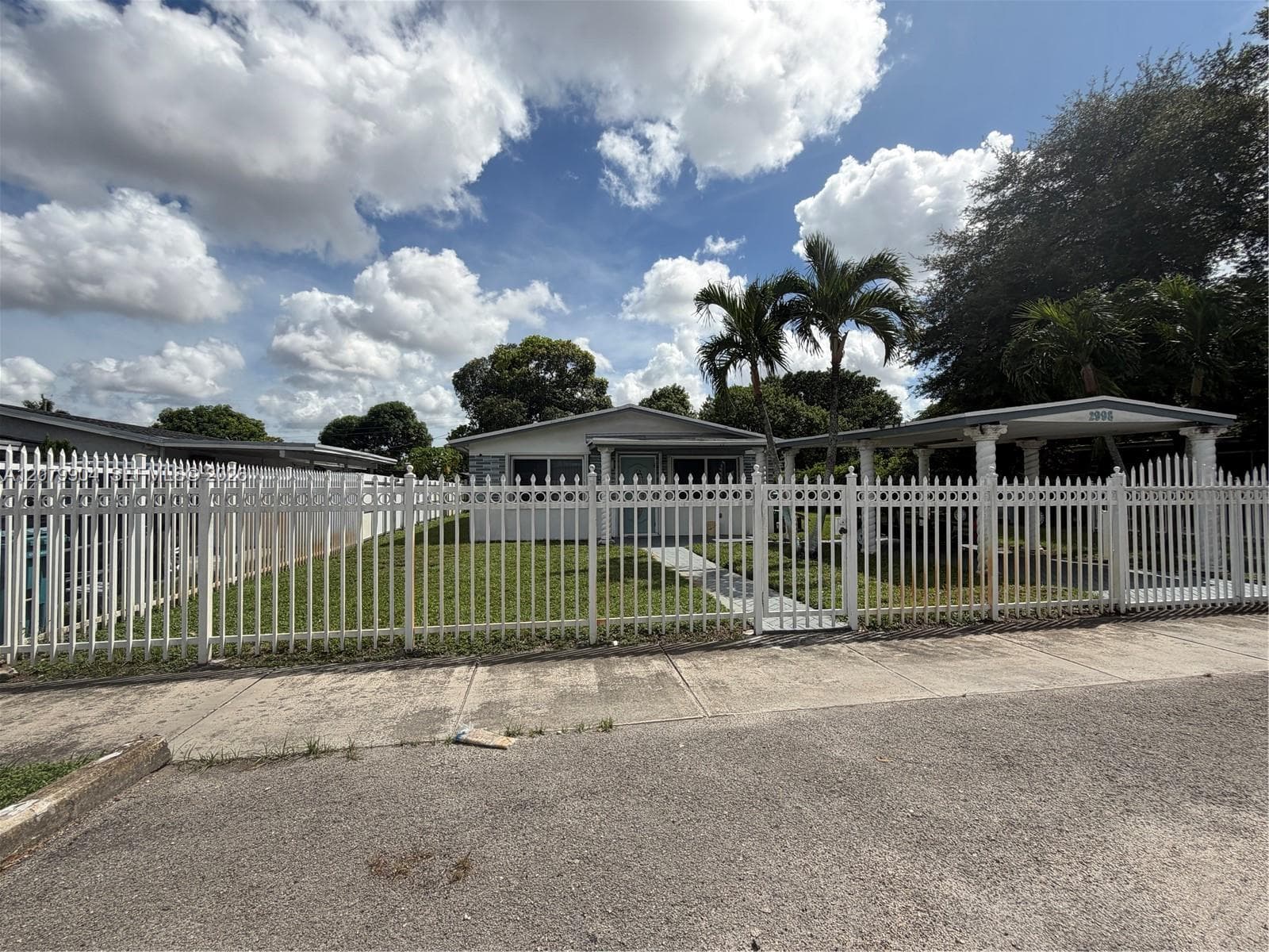 2998 NW 94th St # 2998, Miami, FL 33147