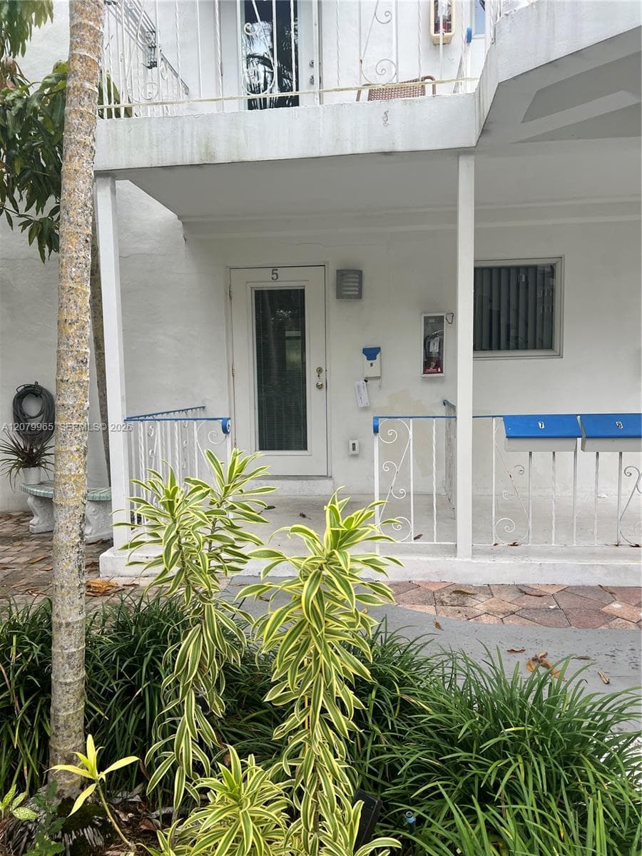 225 SE 16th Ave # 5, Fort Lauderdale, FL 33301 photo 3