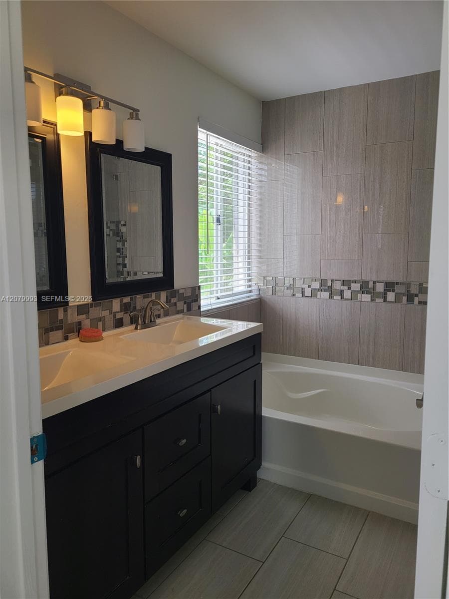 8820 SW 13th St, Pembroke Pines, FL 33025 photo 12