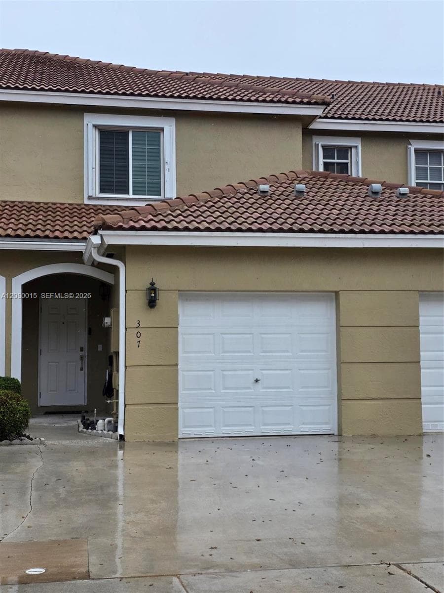 307 SW 120th Ave, Pembroke Pines, FL 33025 photo 2