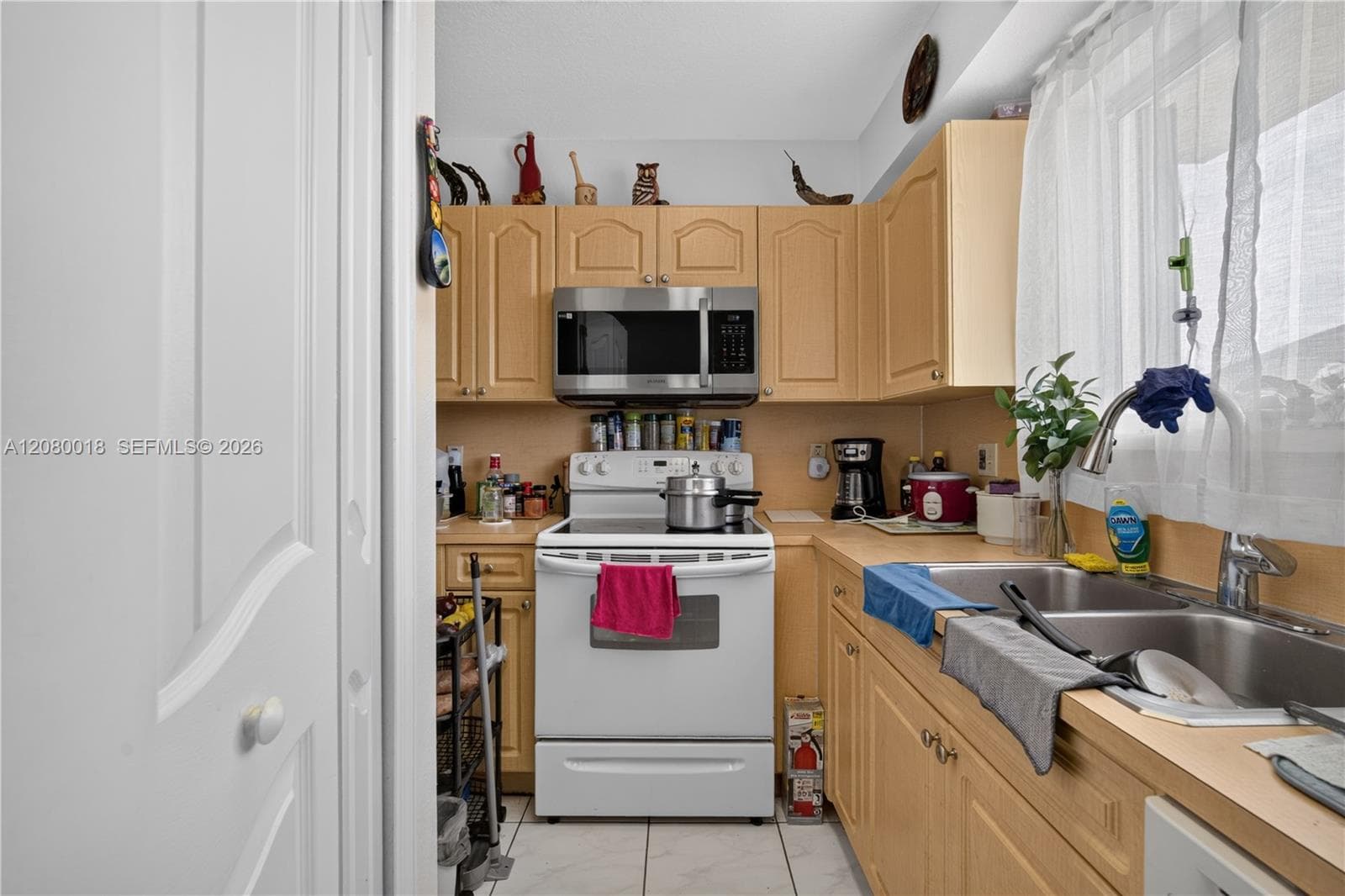 8351 NW 99th St # C-5, Hialeah Gardens, FL 33016 photo 3
