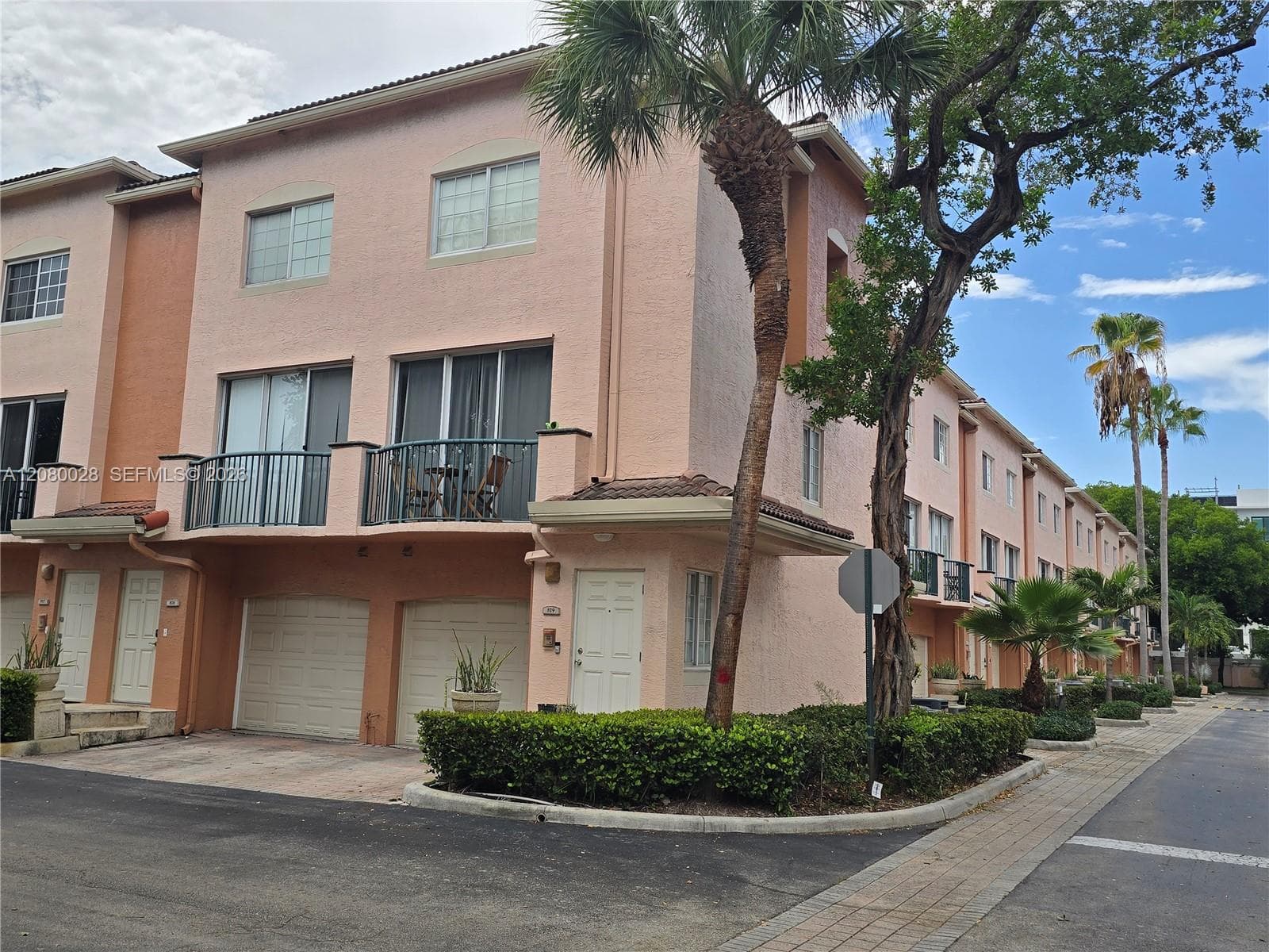 2107 SE 10th Ave # 818, Fort Lauderdale, FL 33316 photo 2