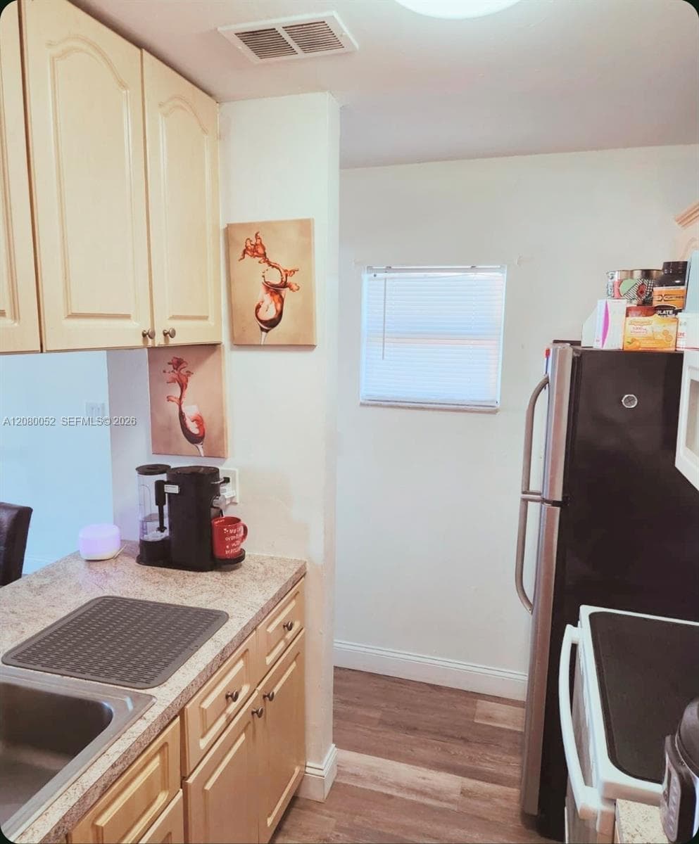 6480 W 27th Ct # 54-22, Hialeah, FL 33016 photo 3