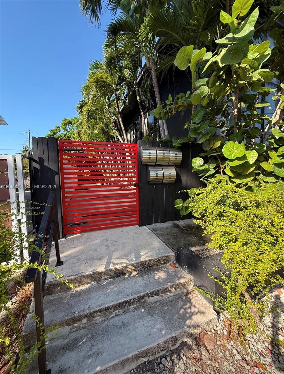 1040 NE 78th St Rd # 2, Miami, FL 33138
