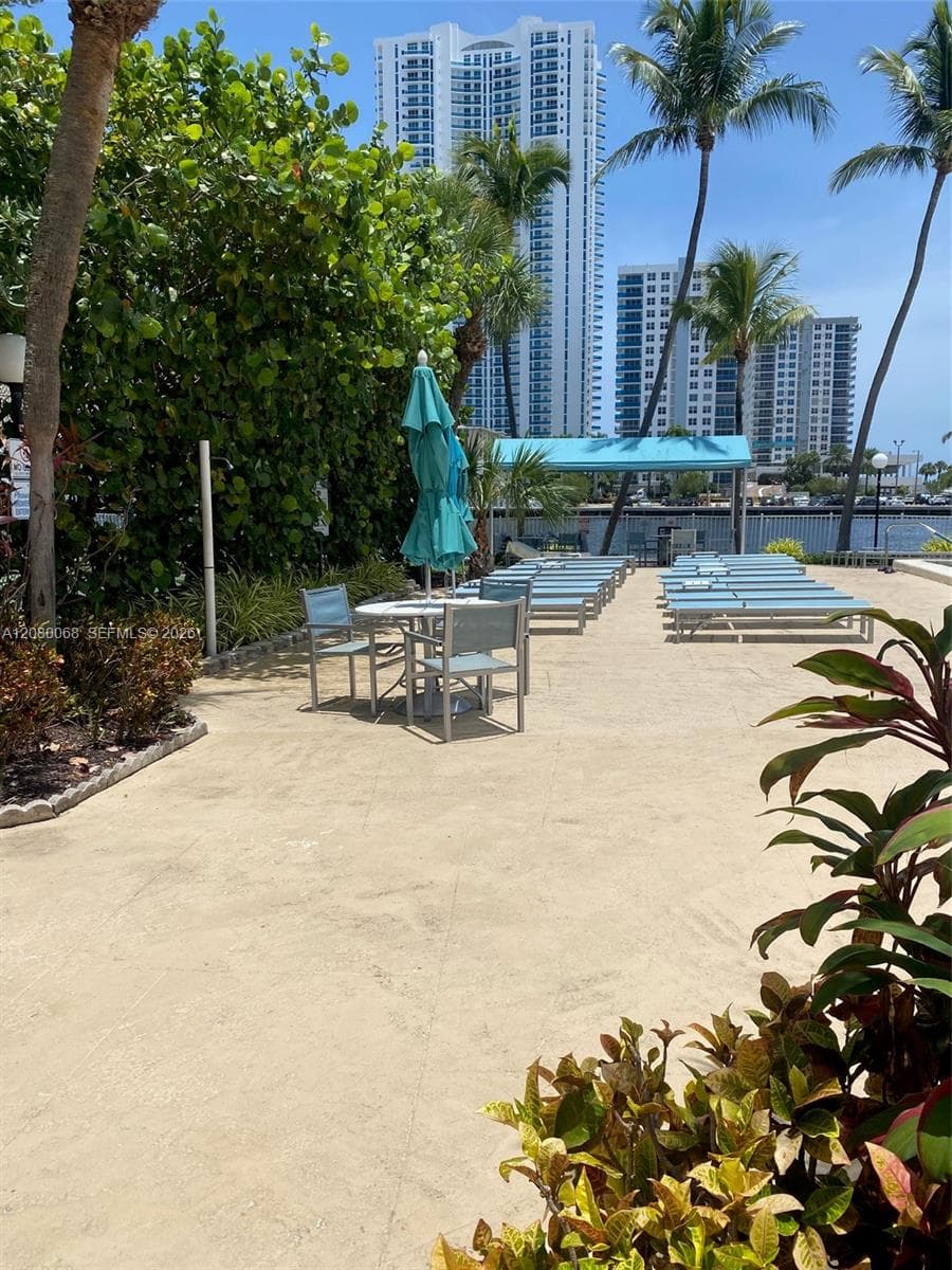 1000 Parkview Dr # 427, Hallandale Beach, FL 33009 photo 2
