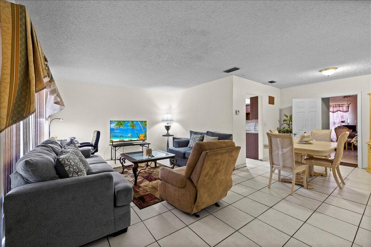 8407 NW 25TH Court, Sunrise, FL 33322 photo 5