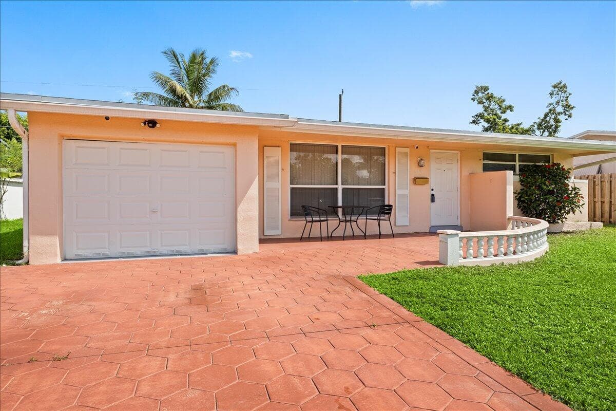 8407 NW 25TH Court, Sunrise, FL 33322 photo 4