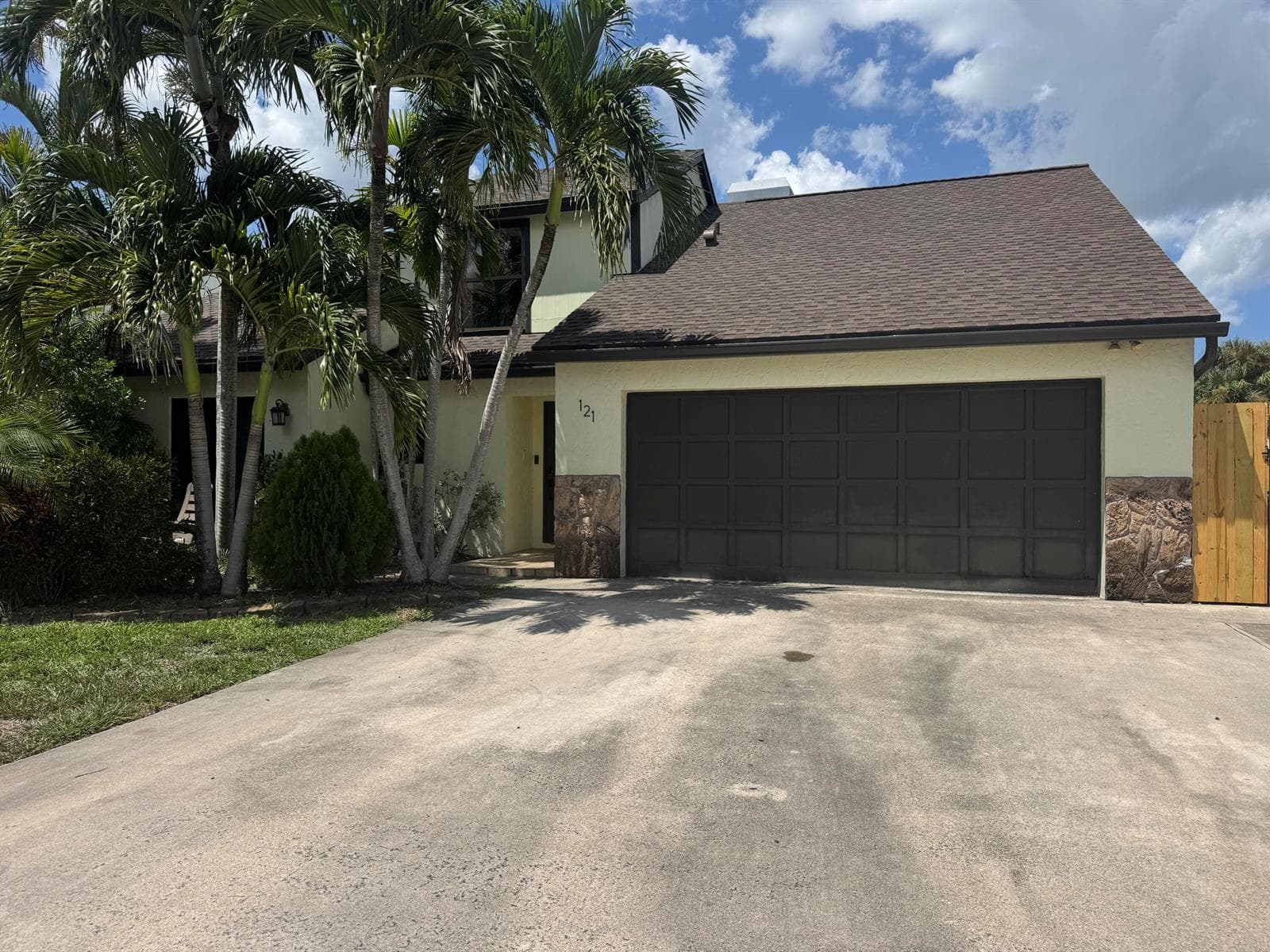 121 BEAUMONT Lane, Palm Beach Gardens, FL 33410