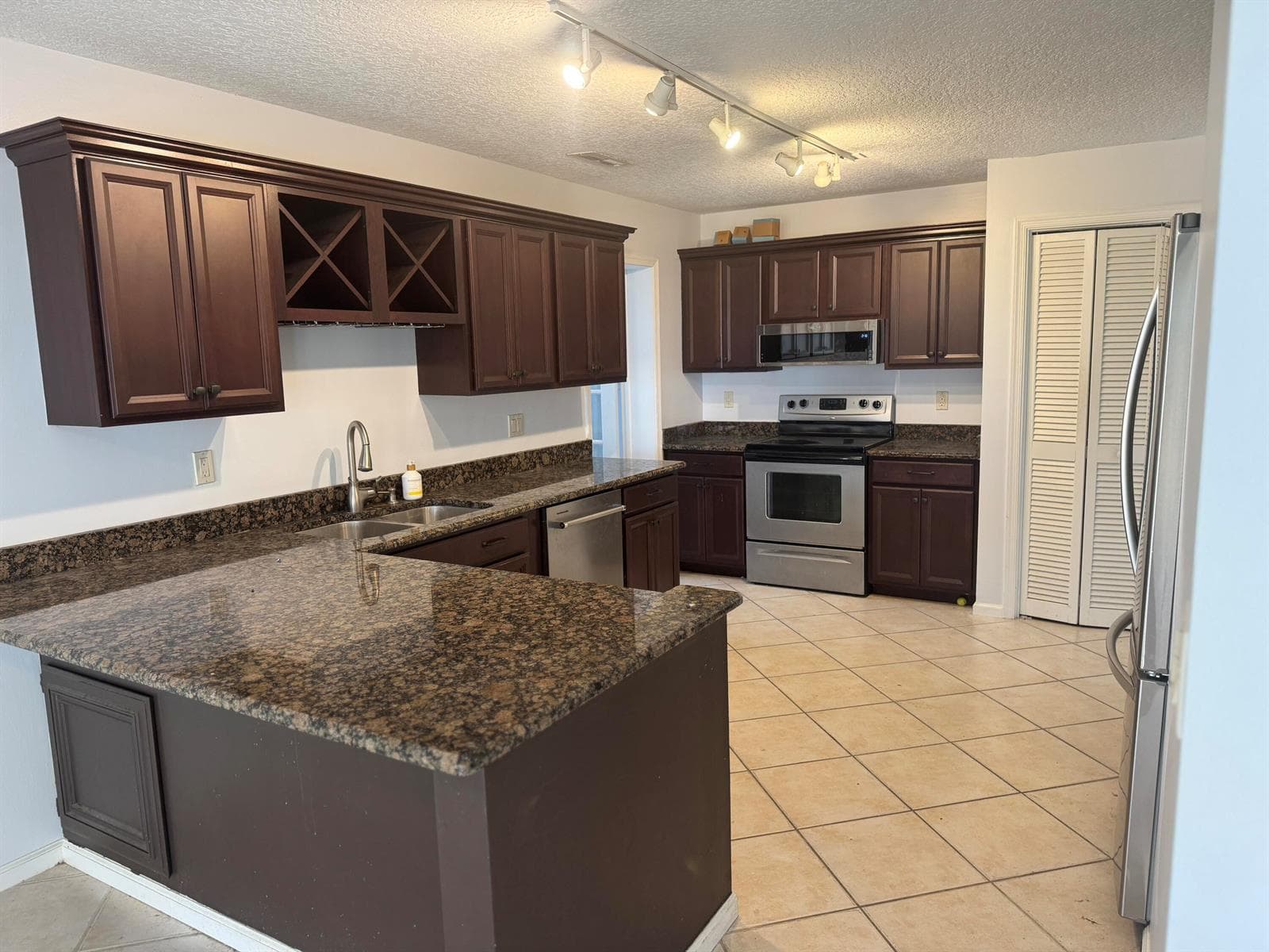121 BEAUMONT Lane, Palm Beach Gardens, FL 33410 photo 8