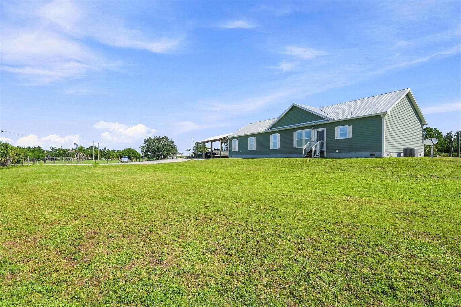 4944 NE 115th Place, Okeechobee, FL 34972 photo 2
