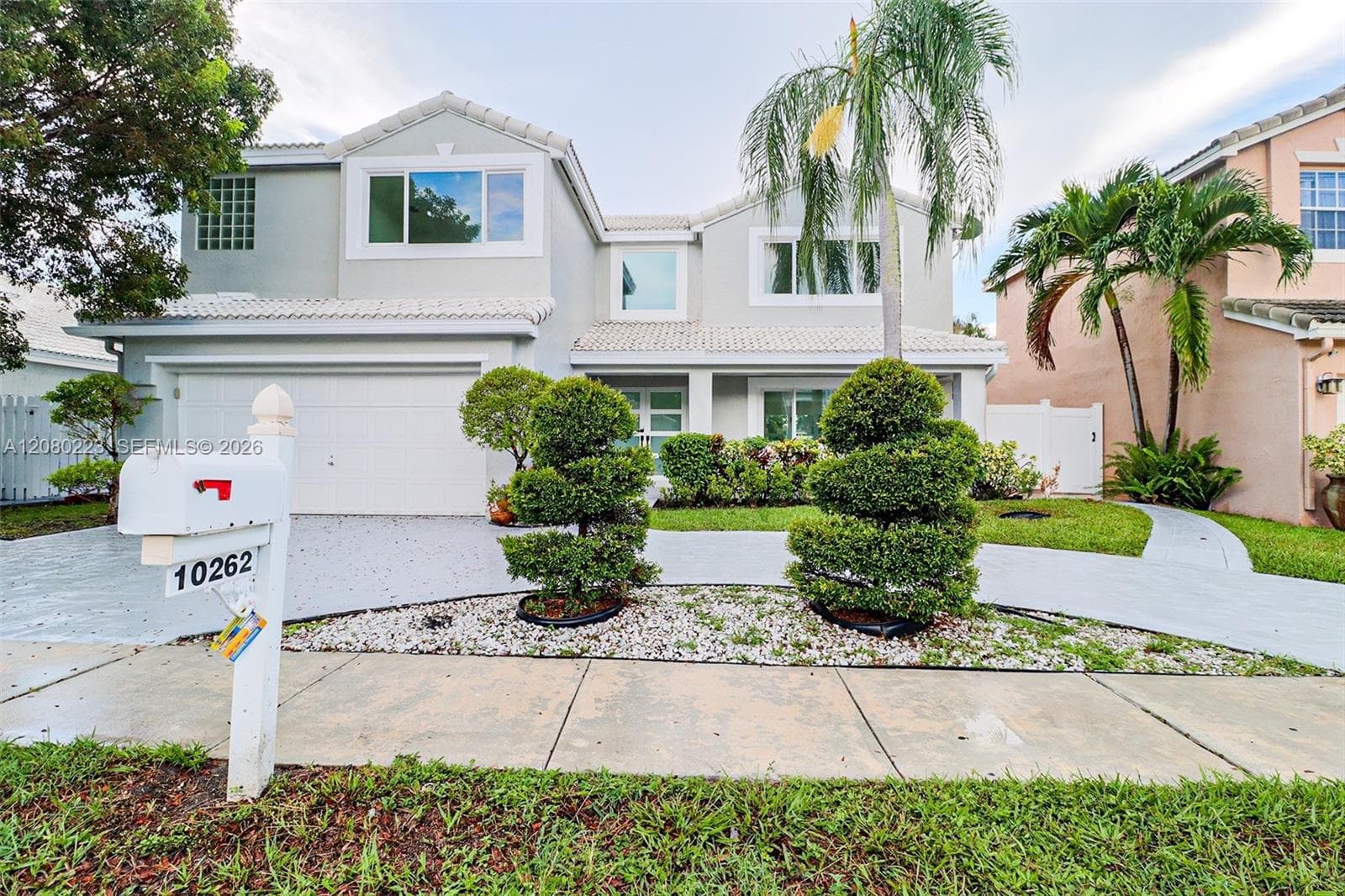 10262 SW 9th Ln, Pembroke Pines, FL 33025 photo 2