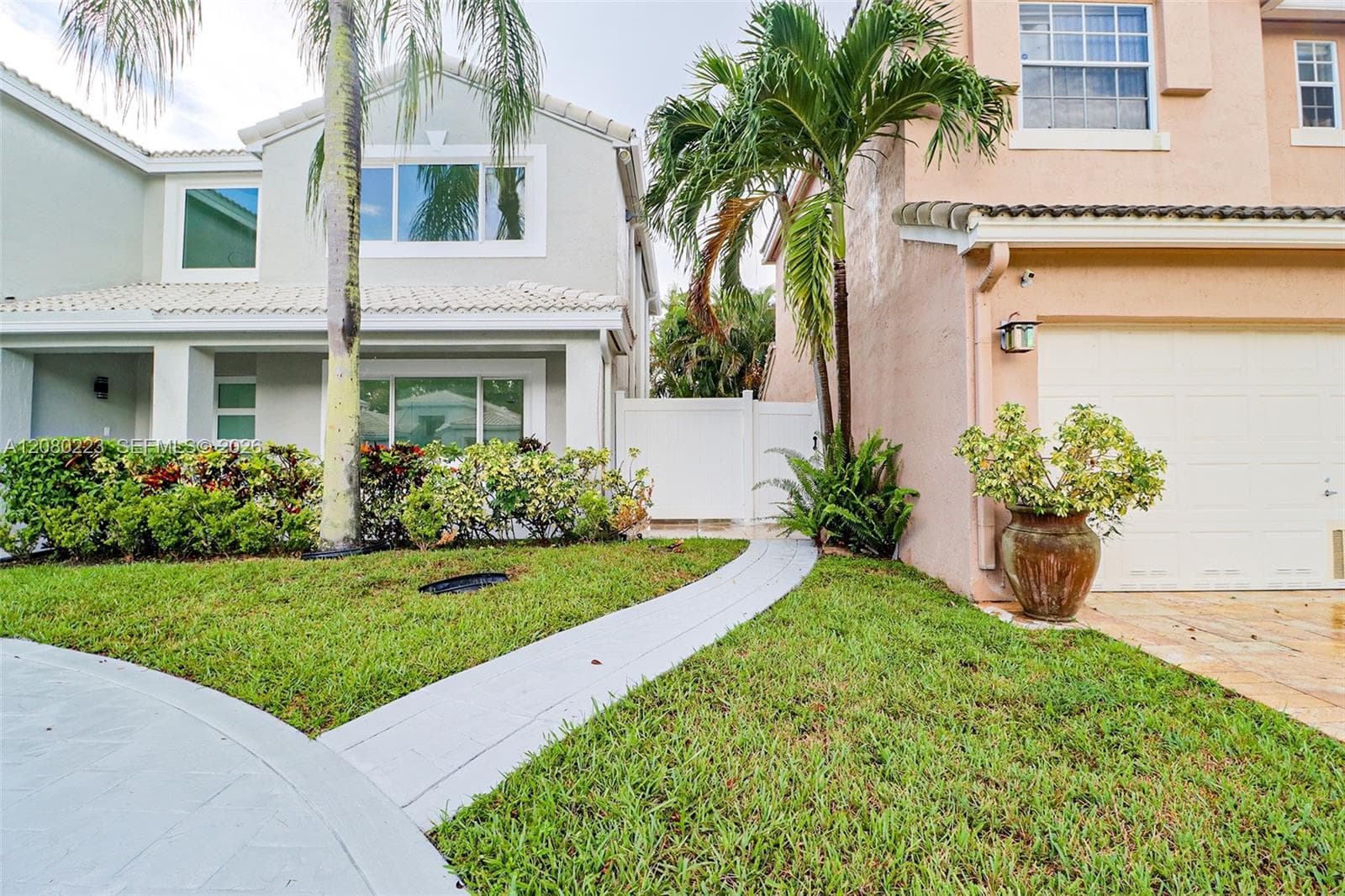10262 SW 9th Ln, Pembroke Pines, FL 33025 photo 13