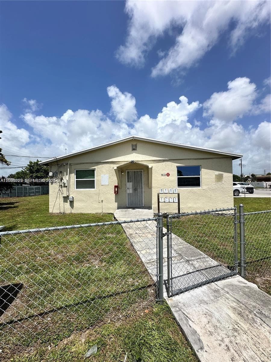 912 NW 9th Ave # 8, Hallandale Beach, FL 33009
