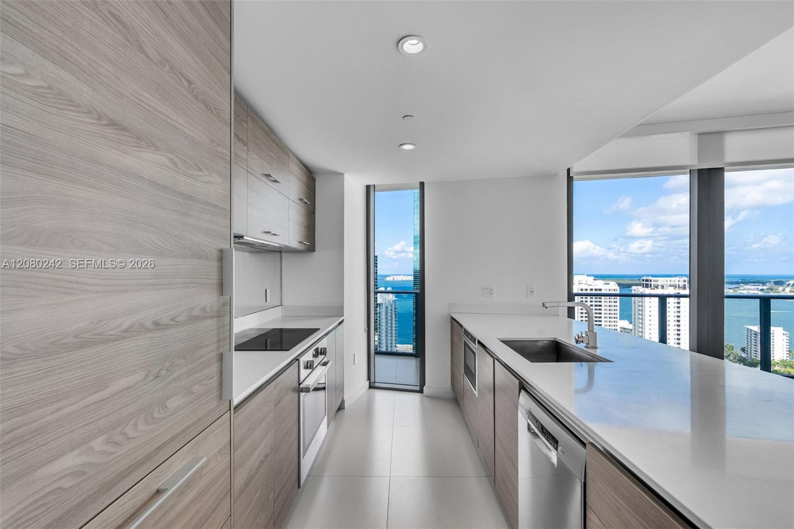 1300 S Miami Ave # 2905, Miami, FL 33130 photo 4