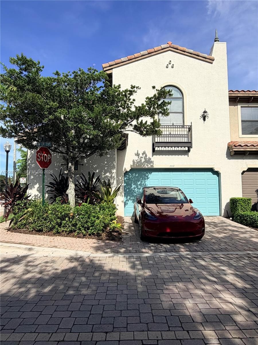 3331 NW 124th Ter, Sunrise, FL 33323 photo 4