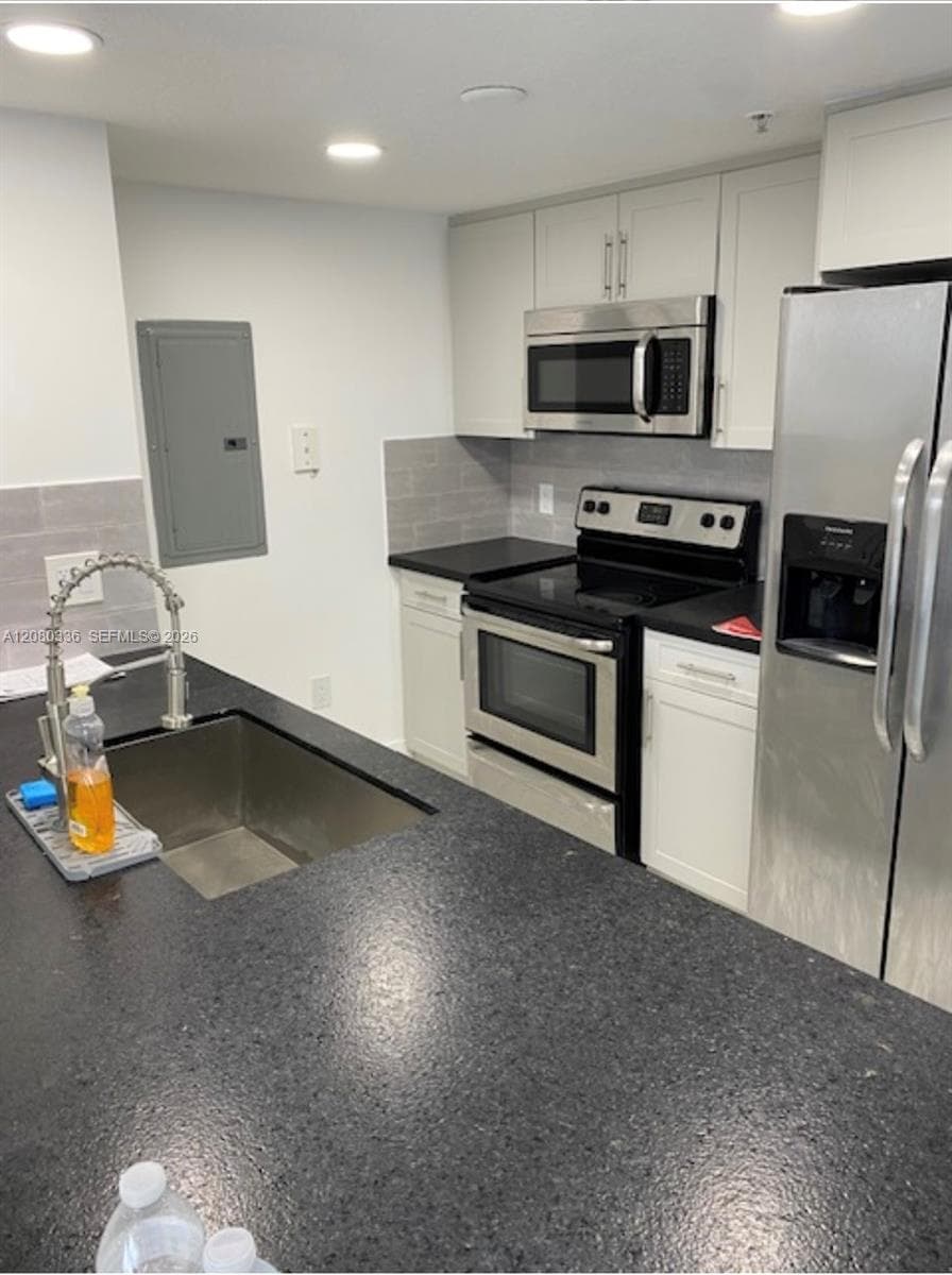 816 NW 11th St # 902, Miami, FL 33136 photo 2