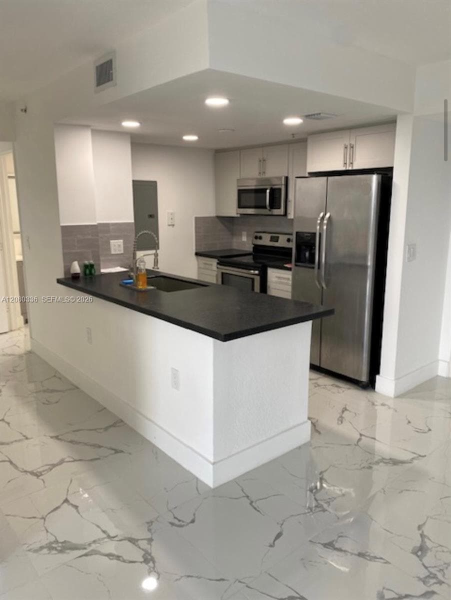 816 NW 11th St # 902, Miami, FL 33136 photo 3