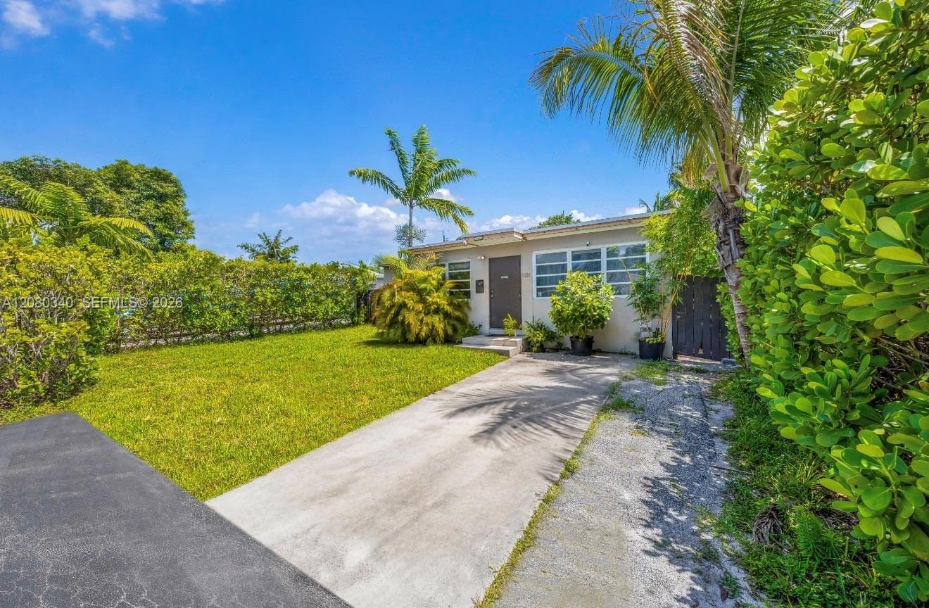 2326 Harding St, Hollywood, FL 33020 photo 2
