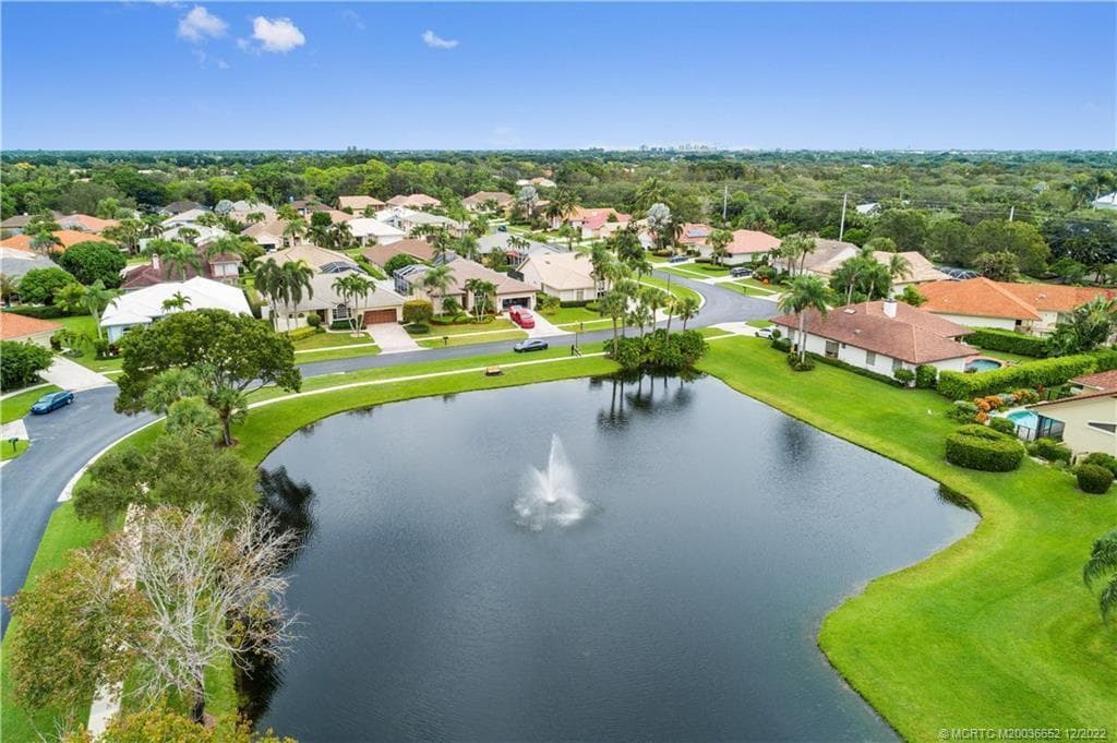 9140 Cypress Hollow Drive, Palm Beach Gardens, FL 33418 photo 4