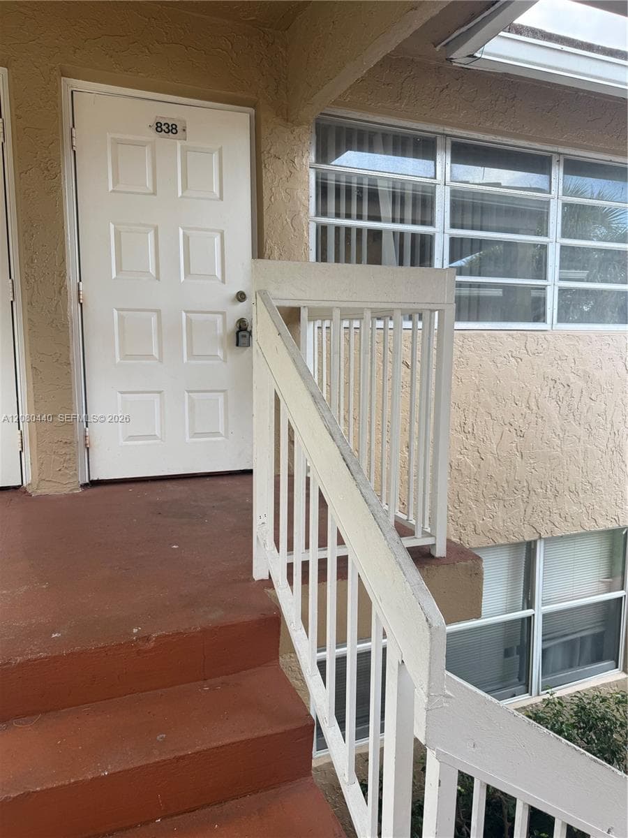 838 Twin Lakes Dr # 19-E, Coral Springs, FL 33071 photo 2