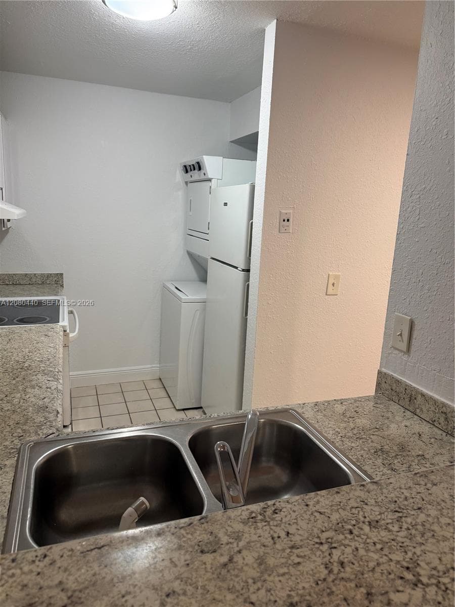 838 Twin Lakes Dr # 19-E, Coral Springs, FL 33071 photo 6