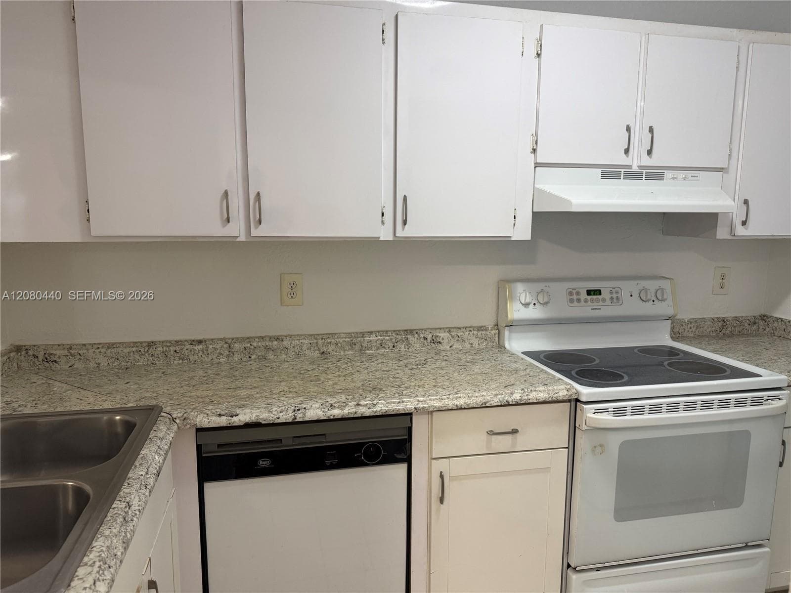 838 Twin Lakes Dr # 19-E, Coral Springs, FL 33071 photo 7