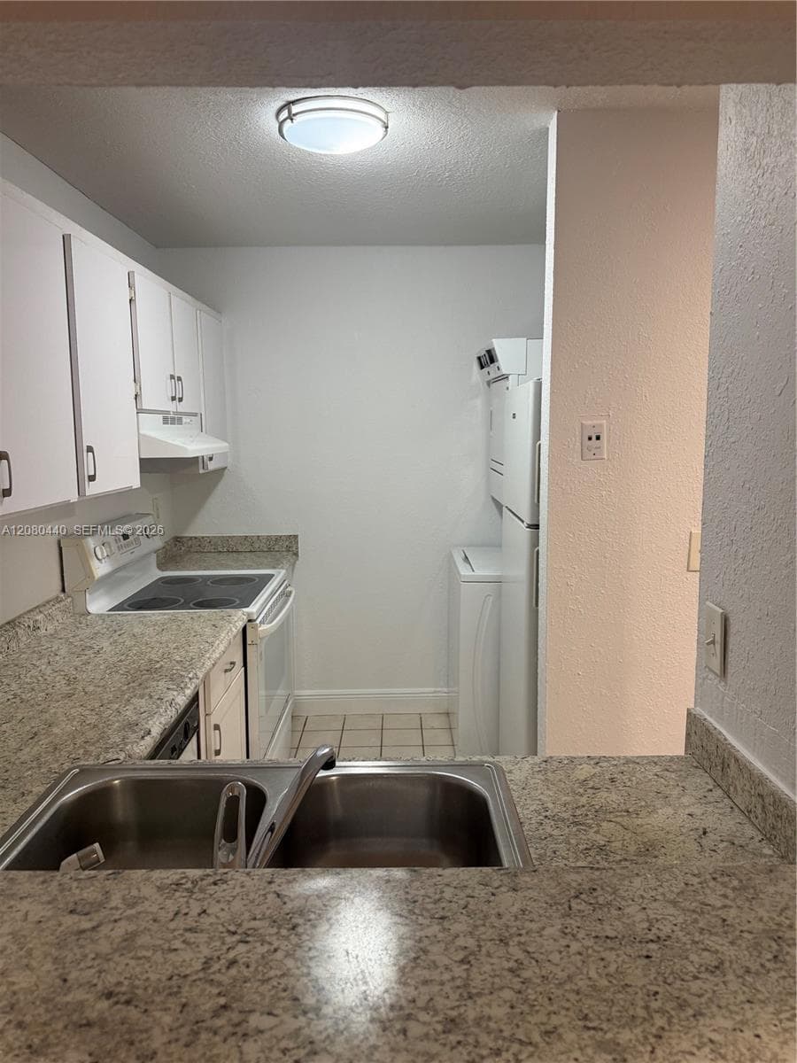 838 Twin Lakes Dr # 19-E, Coral Springs, FL 33071 photo 5