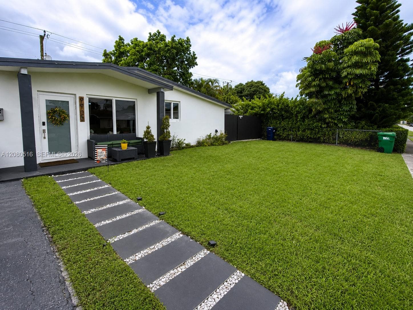 9900 SW 87th St, Miami, FL 33173 photo 2
