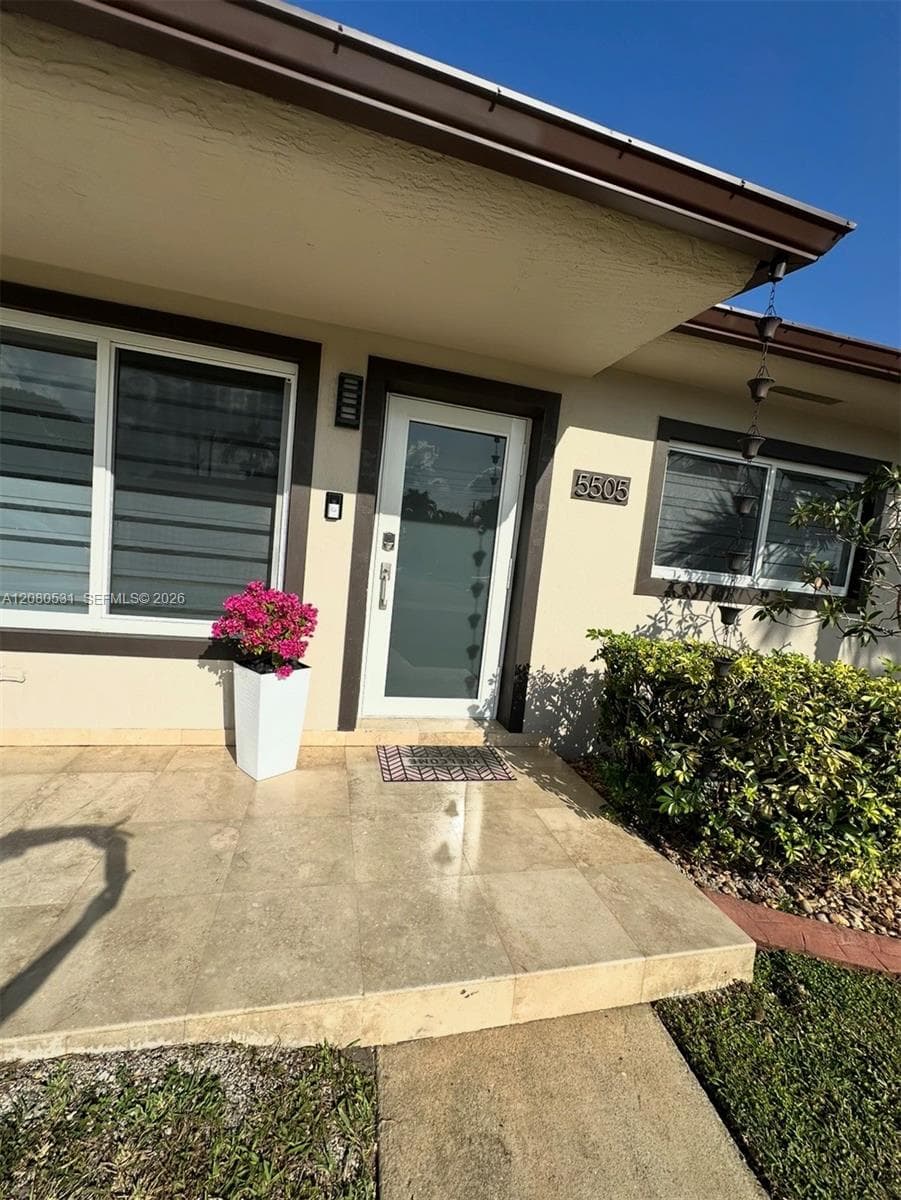 5505 W 14th Ln, Hialeah, FL 33012 photo 3