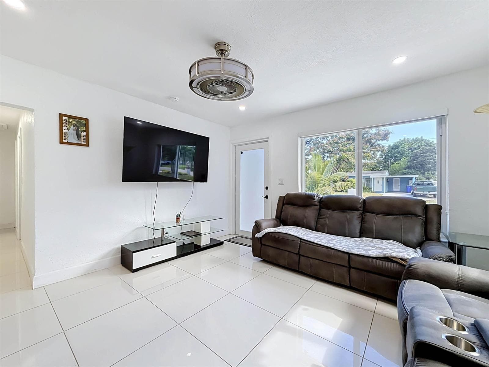6135 NW 24TH Court, Margate, FL 33063 photo 8