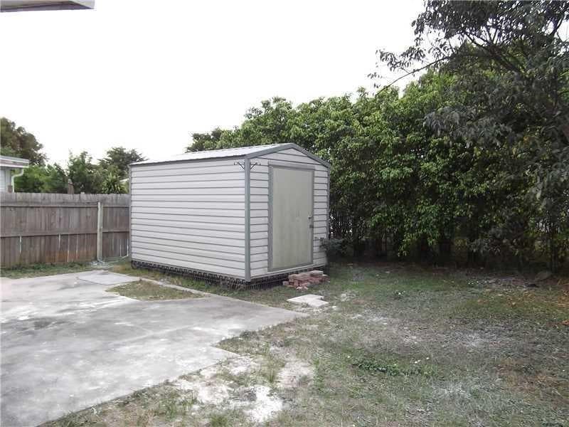 433 SW 61ST Terrace, Margate, FL 33068 photo 2