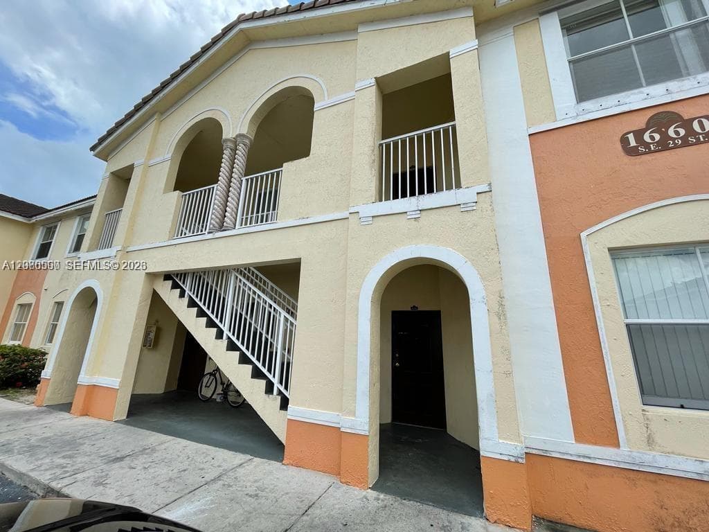 1660 SE 29th St # 200, Homestead, FL 33035