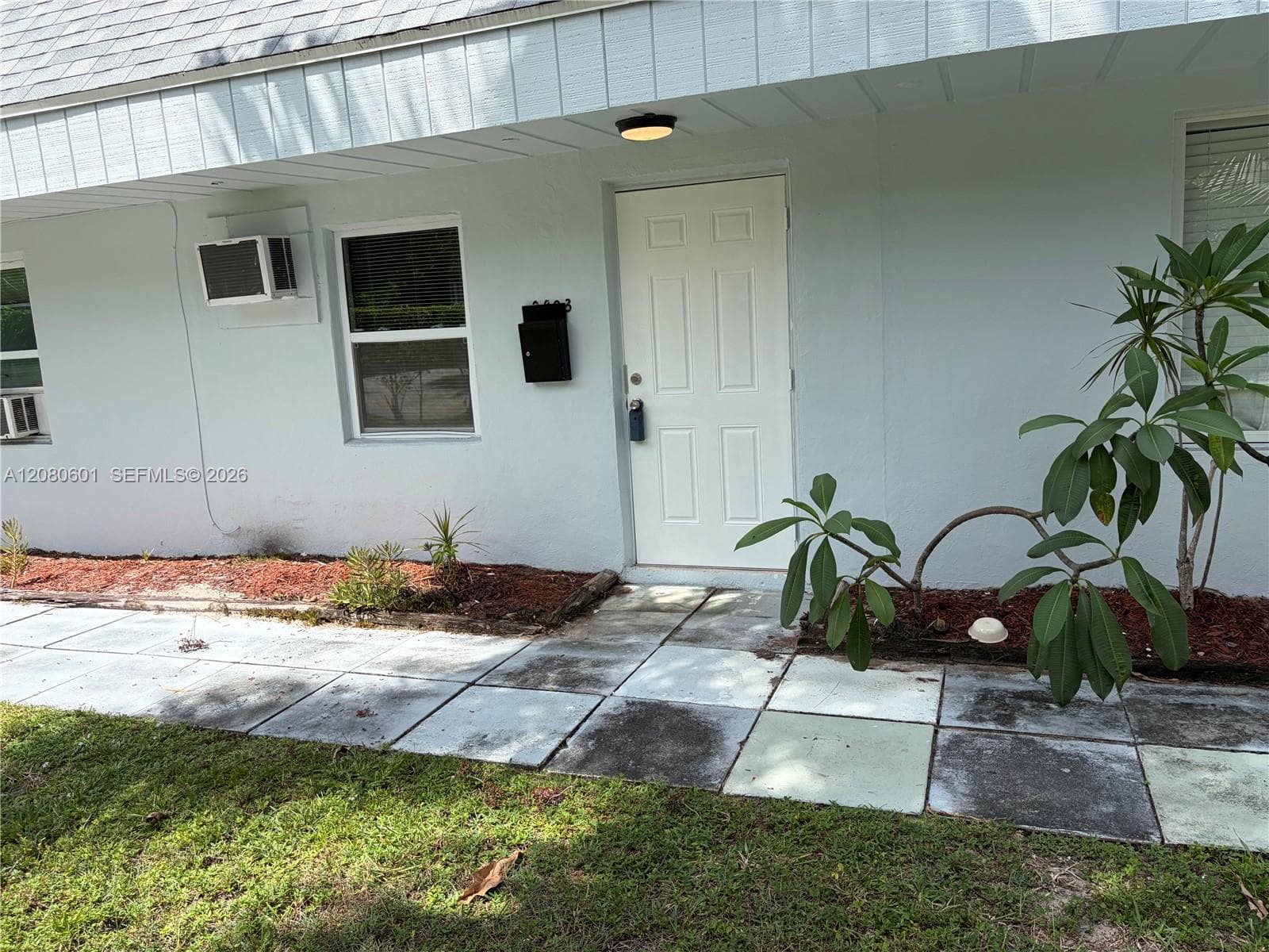 2803 NE 6th Ln # 2803, Wilton Manors, FL 33334 photo 2