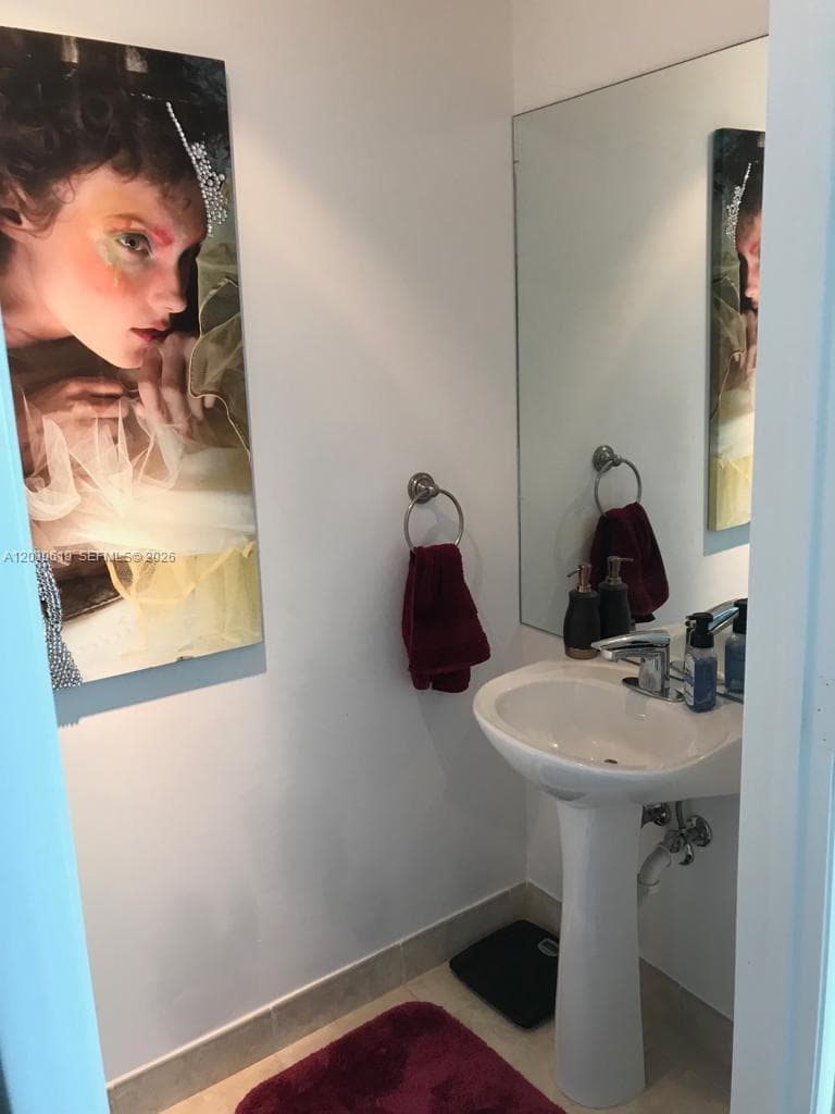90 SW 3rd St # 2911, Miami, FL 33130 photo 12