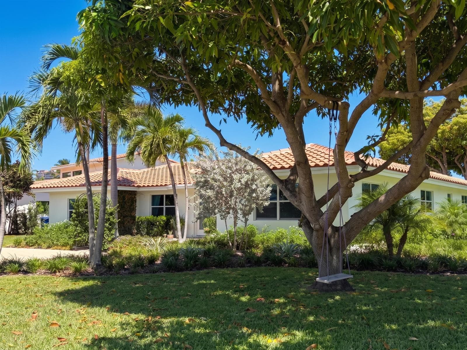 1584 Blue Water Terrace N, Lauderdale By The Sea, FL 33062 photo 2