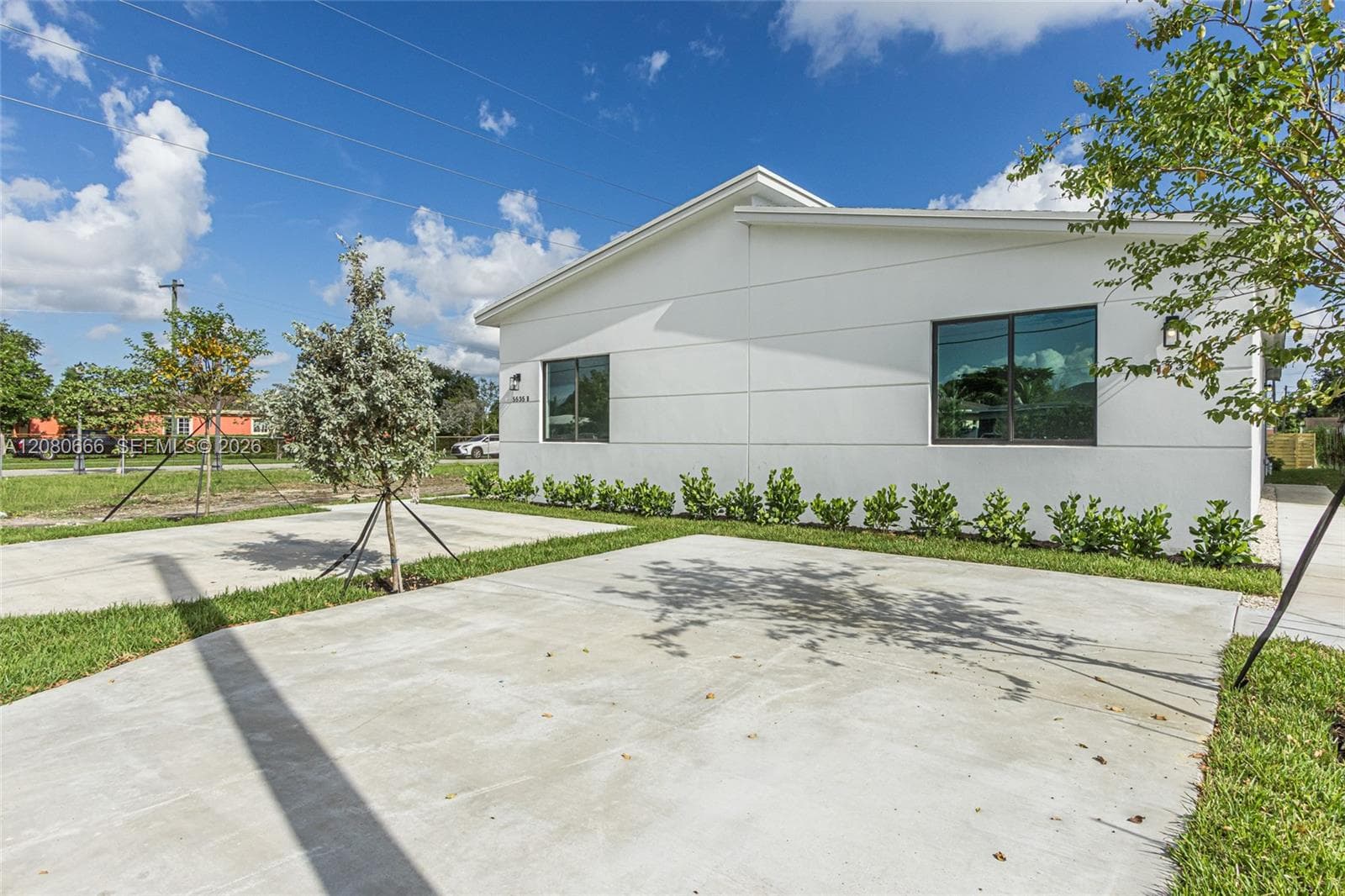 5535 SW 19th St, West Park, FL 33023 photo 3