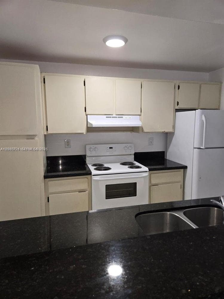 6955 NW 186th St # F205, Hialeah, FL 33015 photo 9