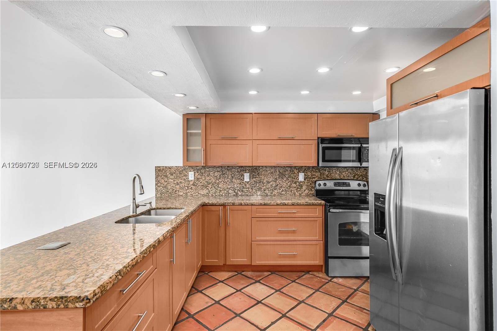 1045 10th St # 402, Miami Beach, FL 33139 photo 6