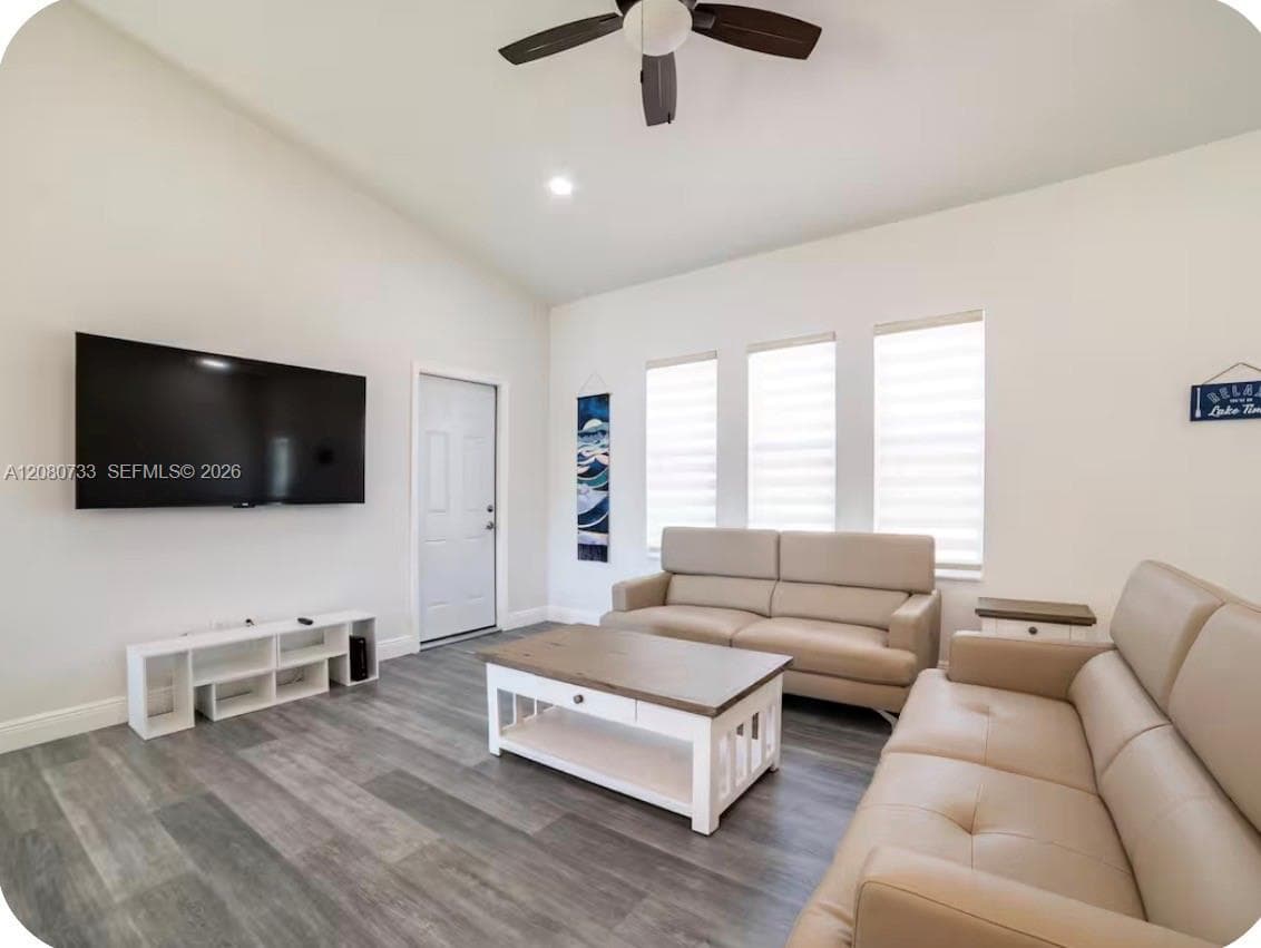 812 Lake Betty Dr, Lake Placid, FL 33852 photo 4