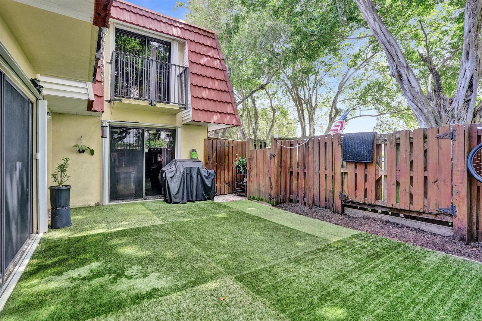 9993 NW 7th Street, Plantation, FL 33324 photo 2