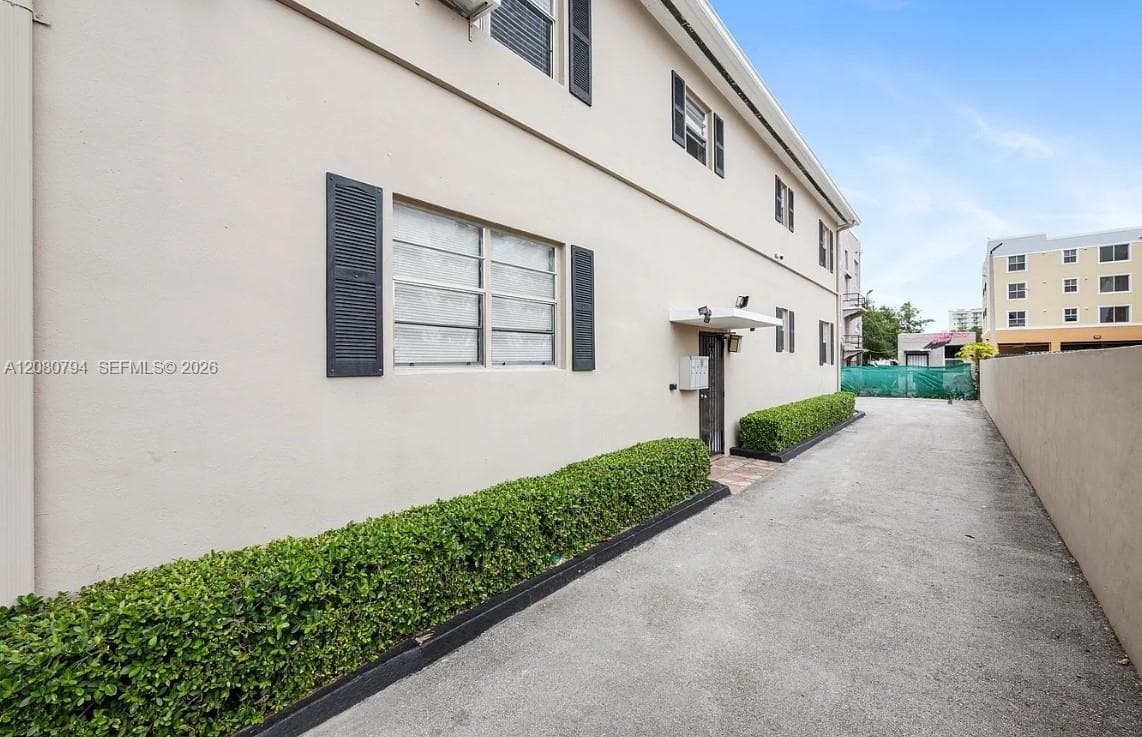 821 SW 5th St # 1, Miami, FL 33130 photo 9