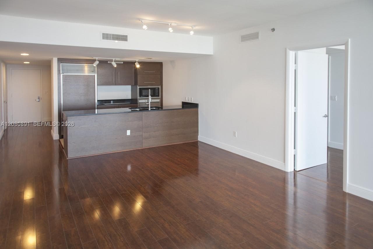 475 Brickell Ave # 3507, Miami, FL 33131 photo 6