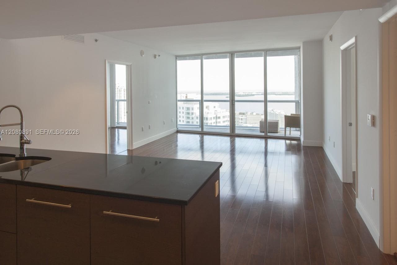 475 Brickell Ave # 3507, Miami, FL 33131 photo 3